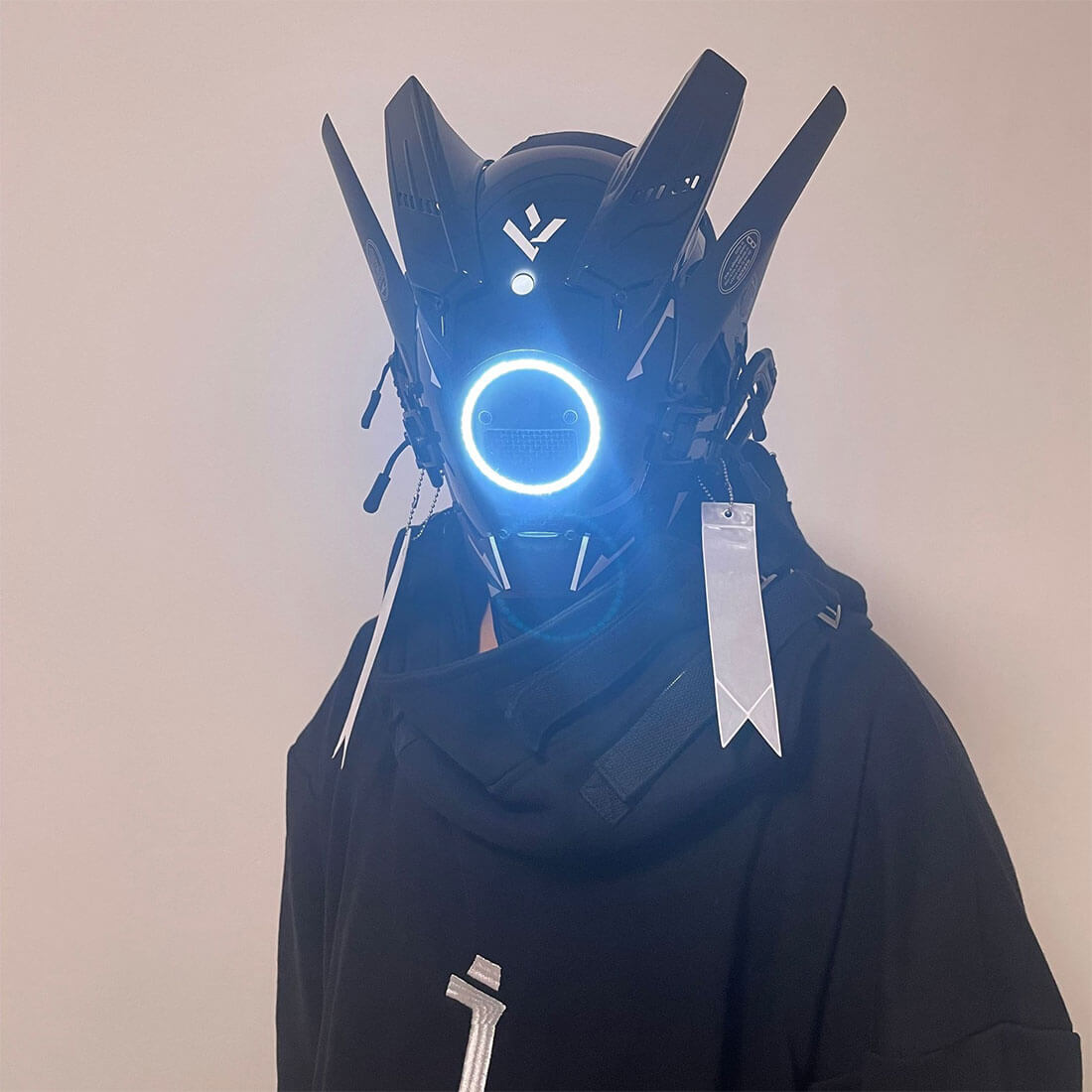 Cyberpunk Winged Mask with Round Lights & Streamers Carnival丨FuturFam ...